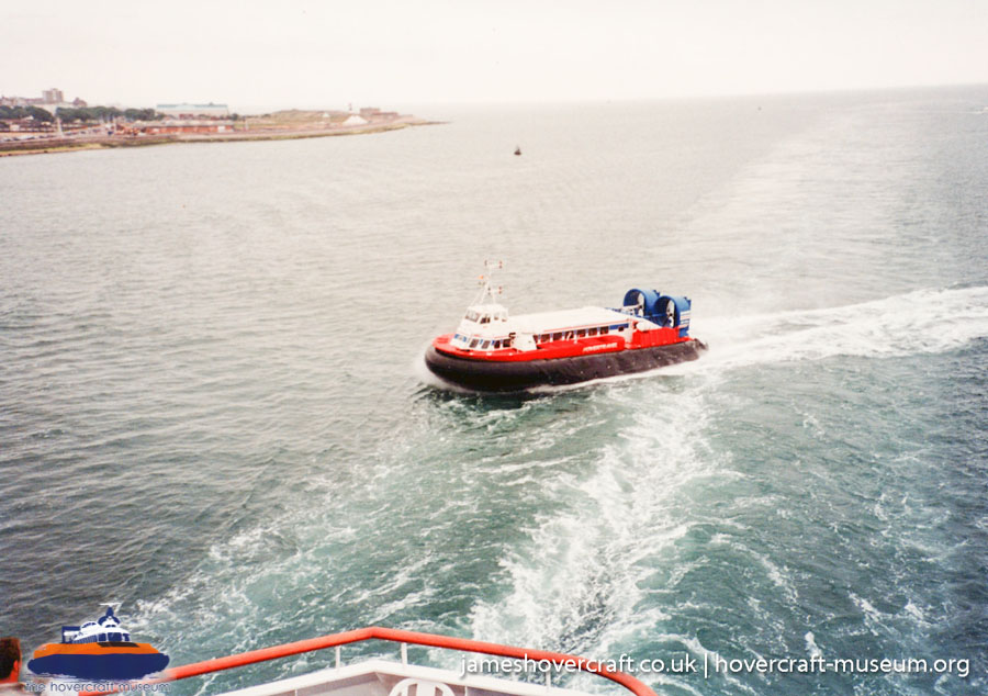 AP1-88 hovercraft promotional day by BHC -  (credit: The <a href='http://www.hovercraft-museum.org/' target='_blank'>Hovercraft Museum Trust</a>).